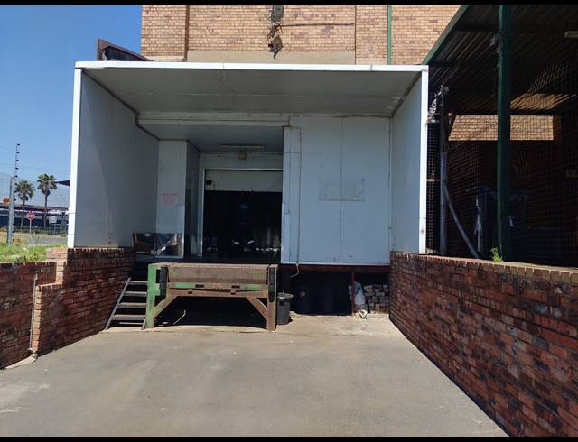 1,200M² BUSINESS CENTRE TO LET IN CITY DEEP